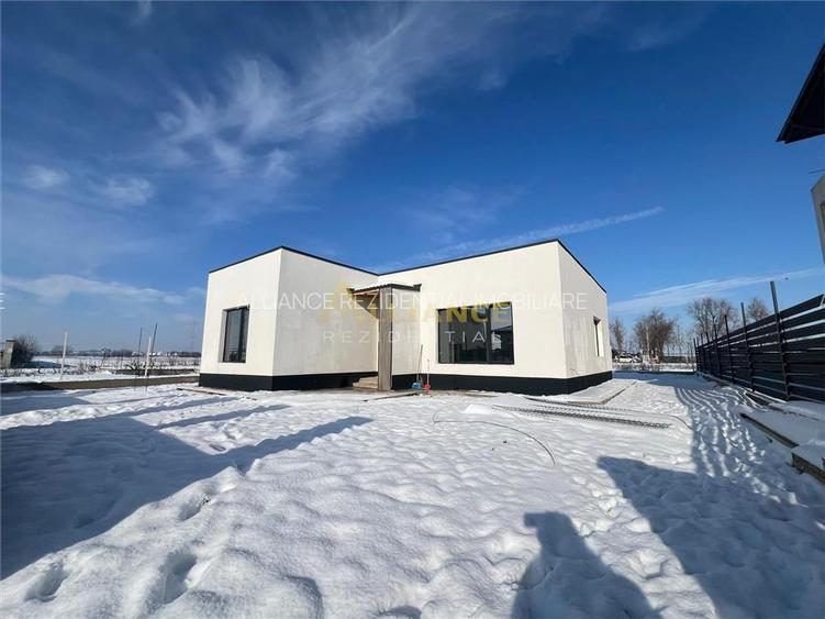 Casa 3 camere-2 bai-10 min de STV - 2