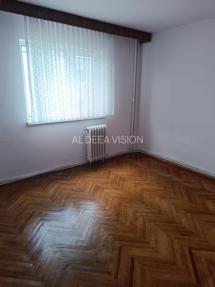 Apartament 3 camere, de vânzare, cartier Mănăștur , strada Moldoveanu , zona Big - 3