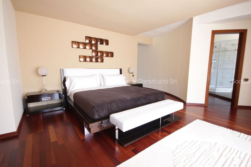 O casa deosebita cu Piscina - 10