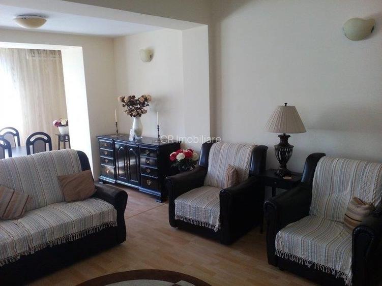 Vanzare vila 6 camere Jiului - 2