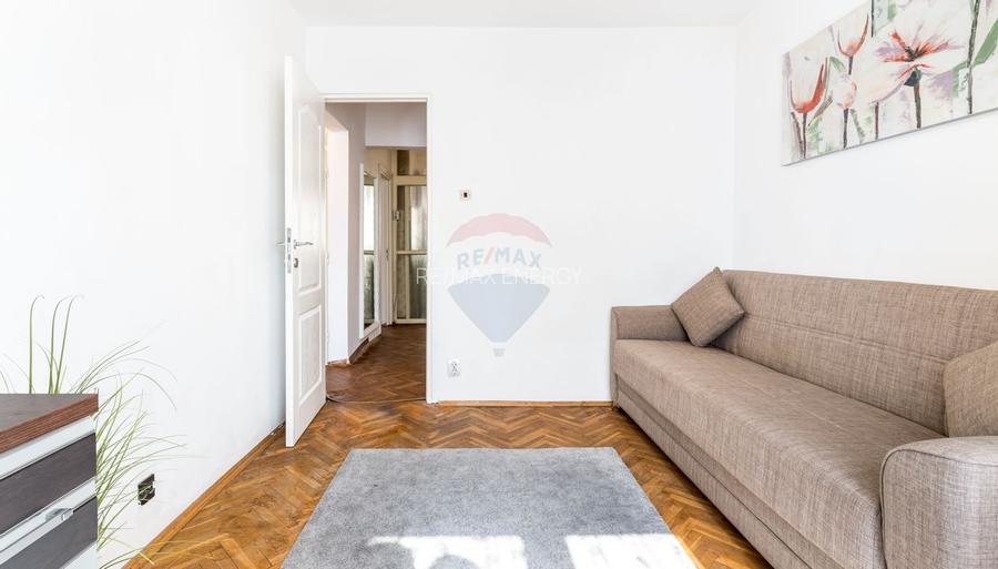 3 camere, etaj 2, 2 balcoane, decomandat, str. Slatina, COMISION 0% - 2