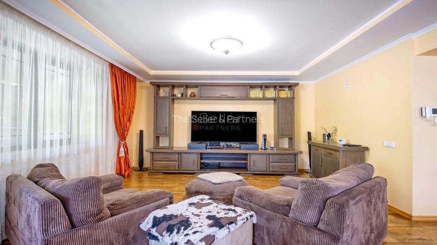 Suprafata generoasa teren - 37