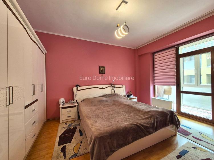 Tractoru, zonă liniștită de case, apartament spațios 3 camere cu garaj - 17