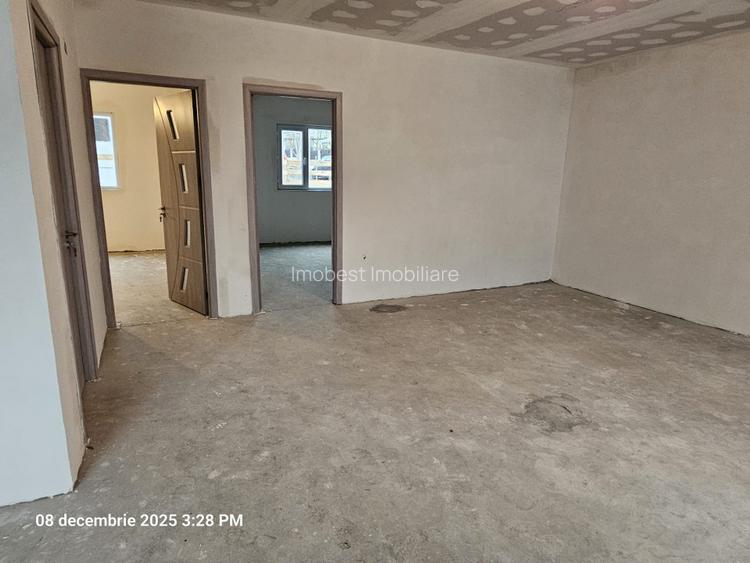 Vila in centrul localitatii Lumina - 5