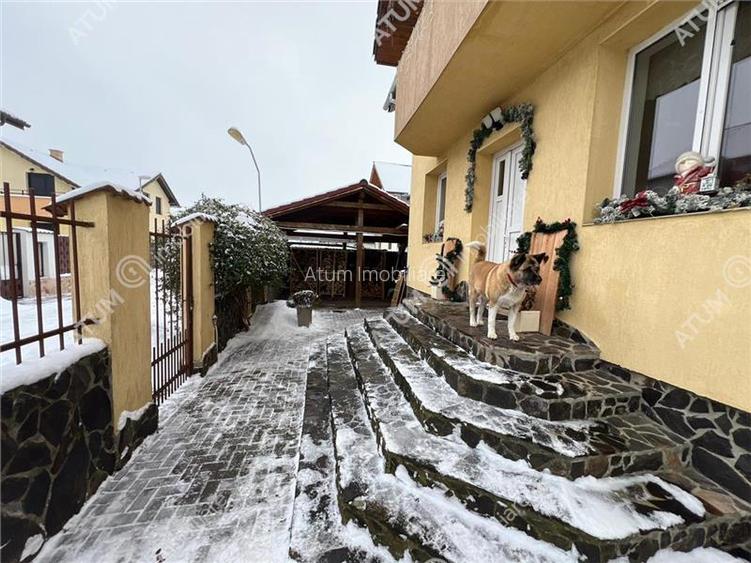 Casa individuala 8 camere 2 garaje 500 mp teren zona Selimbar - 20