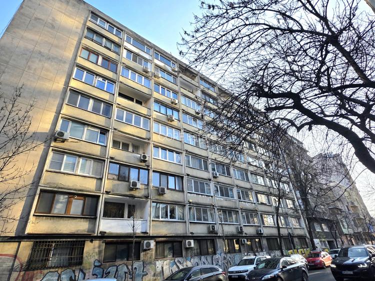 De vanzare 3 camere la Sala Palatului, gata de mutat, fara risc seismic - 32