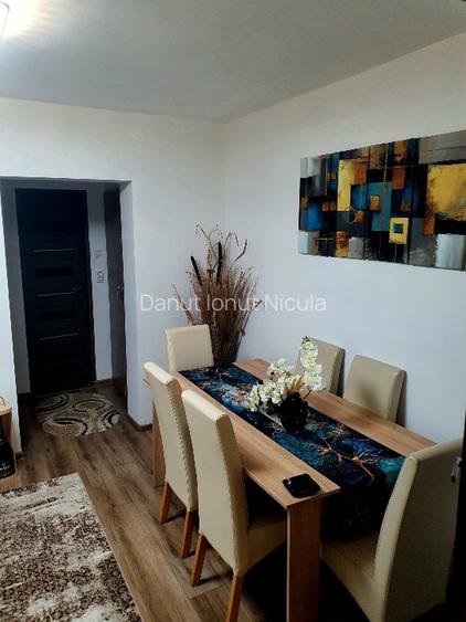 Apartament 3 camere ,semidecomandat  - 3