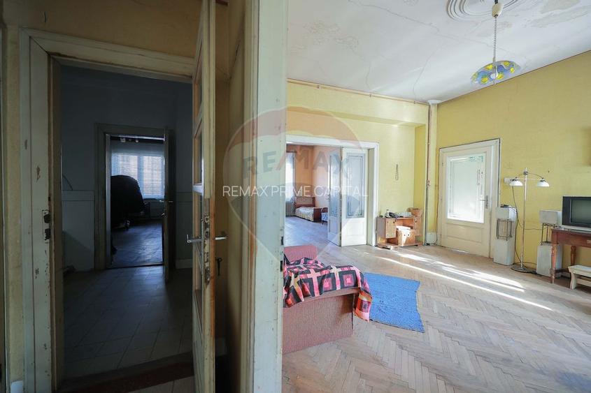 Casă Evreiască de Vânzare, Singur în Curte în zona Ultracentral - 7