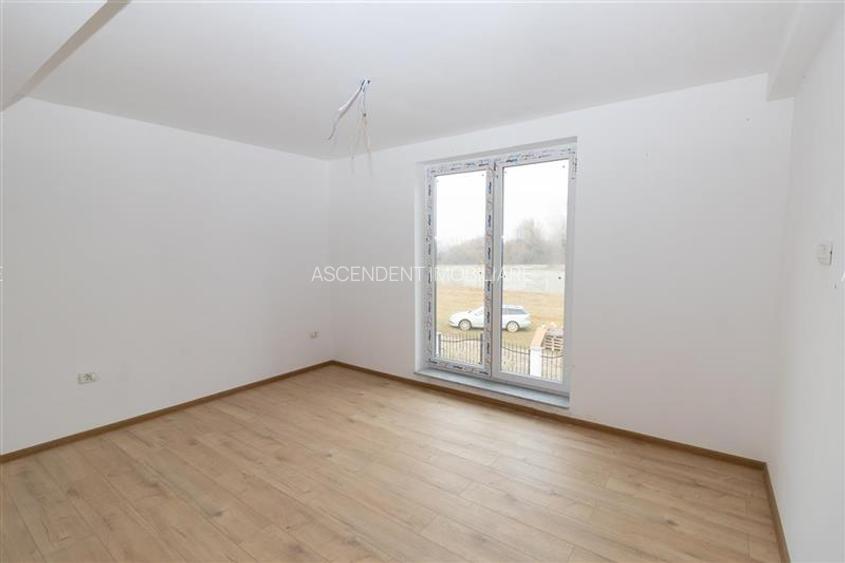 Vila calitativa, luminoasa linie, incalzire pardoseala, utilitati, Sanpetru, Bra - 10