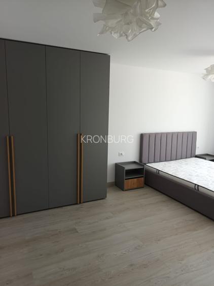 De inchiriat Apartament 4 camere - 5