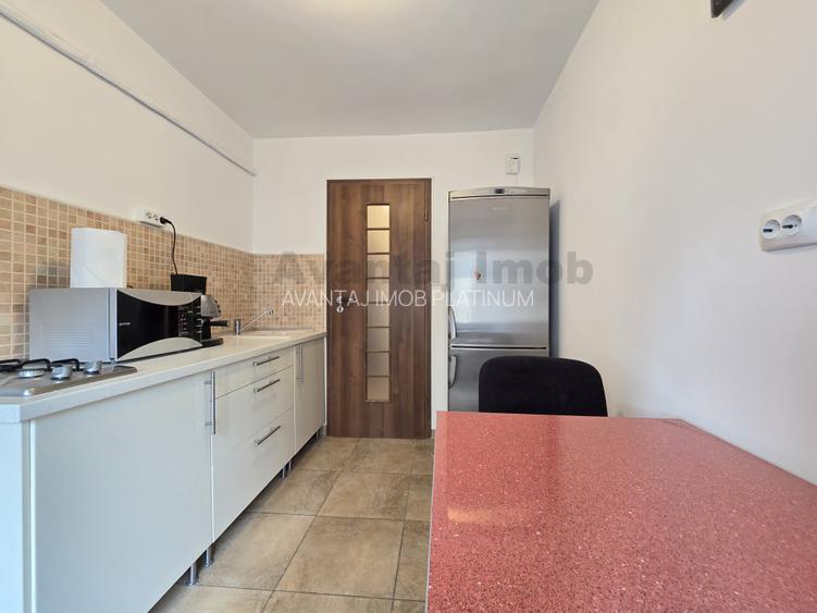 Decebal, bloc 1990, 2 minute de metrou Pta Muncii - 7