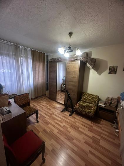 Apartament 2 camere, etajul 1/4, zona Podu Ros