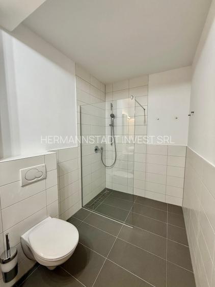 Apartamet 3 camere - Prima inchiriere- Decomandat  - 10