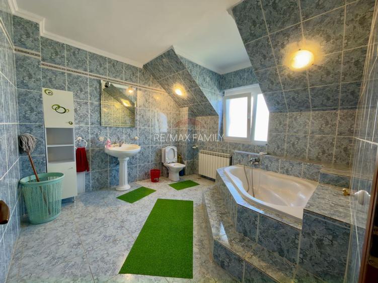 Casă / Vilă 8 camare cartier Beverly Hills Sanmartin - 21