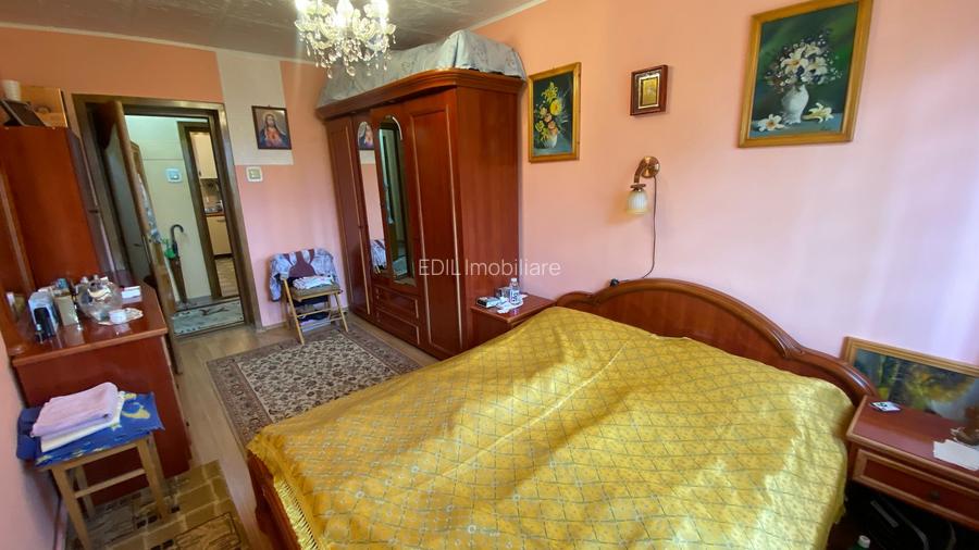 Apartament cu 3 camere decomandate Gheorgheni , etaj 3 din 4 , zona Piata Hermes - 13