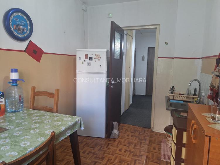 2 Camere Decomandat Etaj 2 la 5 min Metrou Gorjului Ideal Investiție - 9