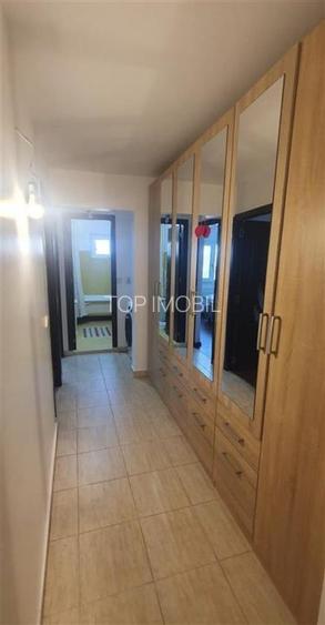 Apartament 3 camere, decomandat- Nicolina - 9