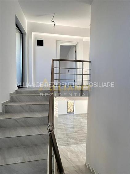 Casa Individuala de vanzare - Teren 350 mp | 4 camere - 3 bai - 13