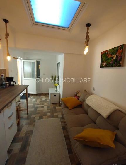 Casa libera la vanzare, renovata zona Schei - 2