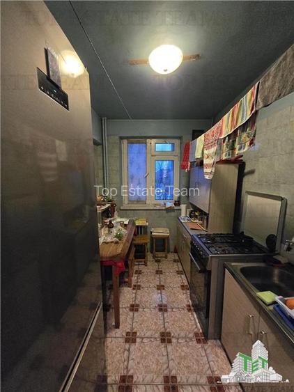 Apartament 3 camere metrou  Favorit - 9