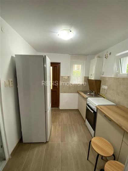 Garsoniera la casa cu curte proprie Centru - 7