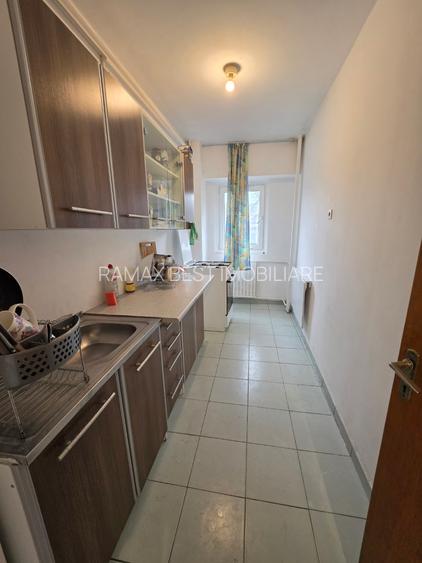 Piata Muncii, 5 minute metrou, pe Apostol Margarit, bloc 1987, reabilitat - 2