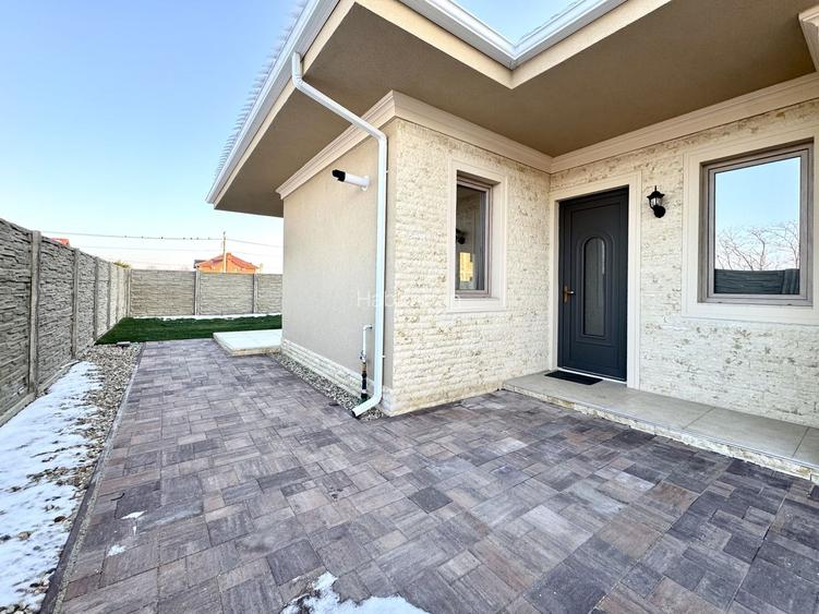 Duplex modern cu grădină, la intrare în Moșnița Nouă - 29