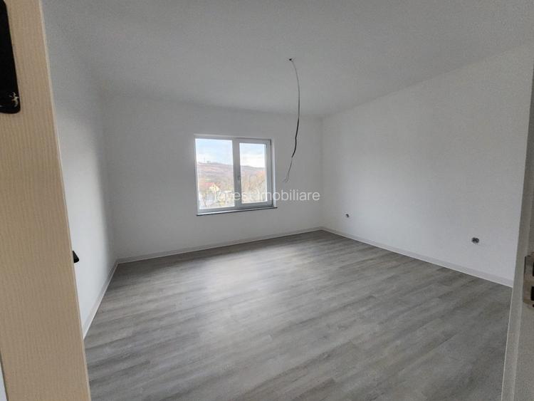 CASA INDIVIDUALA, 4 CAMERE, 2 BAI, 115 MP UTILI, MIROSLAVA-LIDL - 5