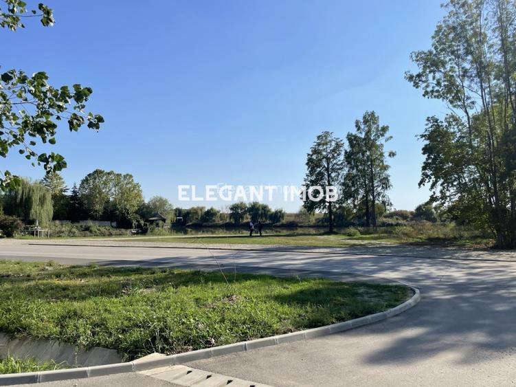 Teren cu vedere la lac in Paradisul Verde - 4