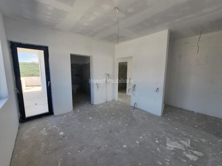 Casa individuala , 4 camere, 3 bai, garaj 26 mp , terasa 40 mp, VALEA ADANCA - 23