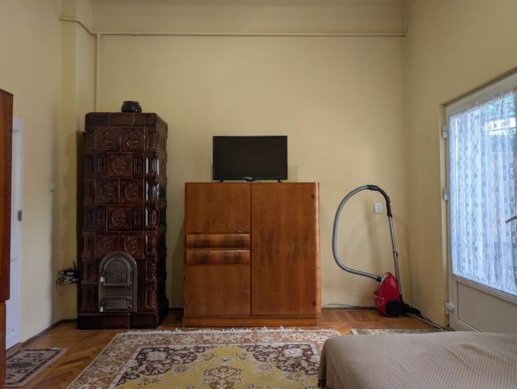 De vanzare casa in curte comuna - Zona Papiu