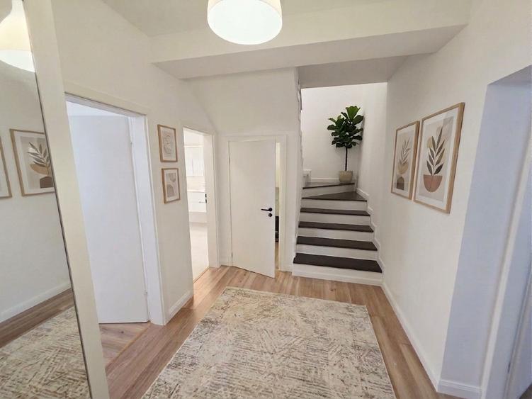 Casa 5 Cam,TVA Inclus,Pompa Caldura, Panouri Fotovoltaice, Smart, Metrou