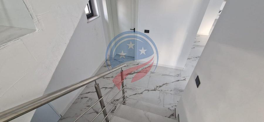 Casă modernă de lux – 4 camere, teren 373 mp, curte amenajată