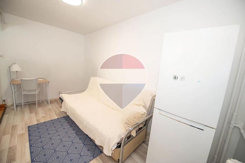 Garsoniera de vanzare,15 mp utili in zona Piata Resita, Berceni, Luica