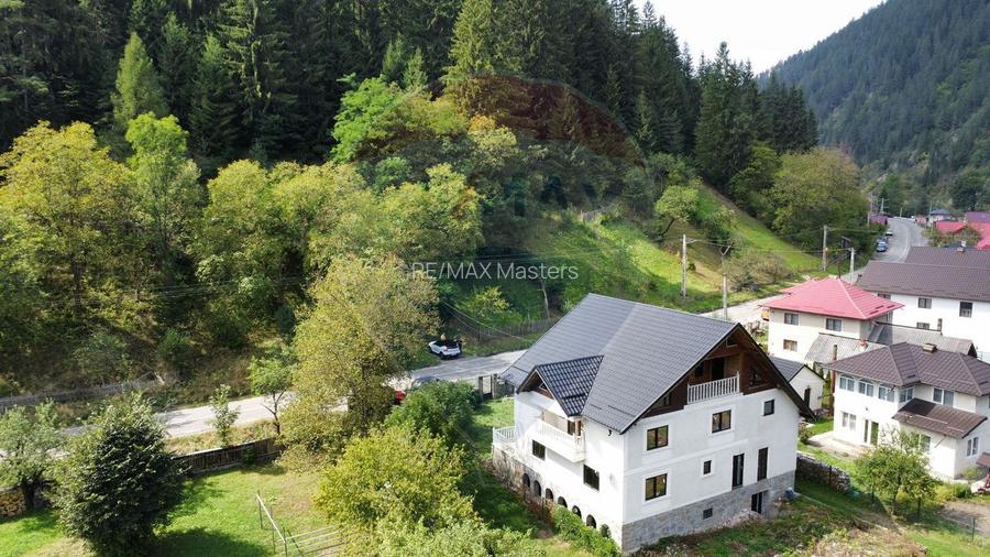 Casă / Vilă 7 camere sat Mădei comuna Borca Jud Neamț - 3