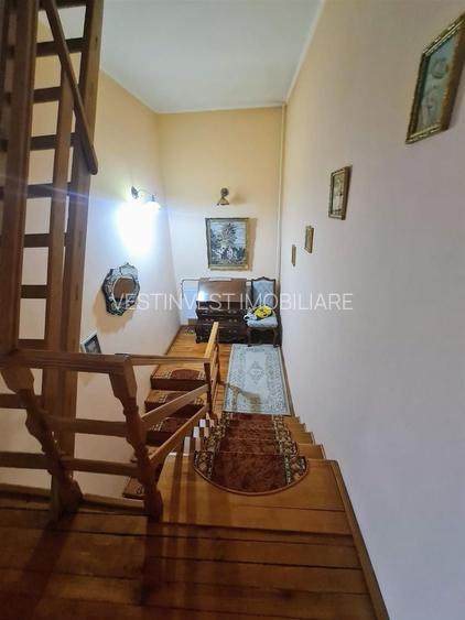 Casa D+P+E  zona Garii Oradea - 11