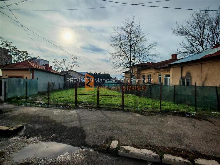 Teren intravilan zona Centru - 2