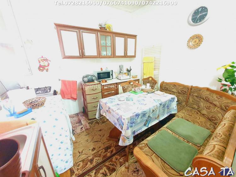 Casa+Teren aferent si Anexe, Str. Petresti - 10