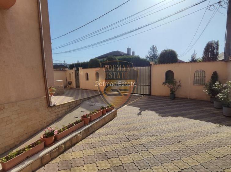 Vila KM 5, D P+1E+M 7 camere 534mp utili, 490mp teren 3 parcari 4 bai 4 balcoane - 7