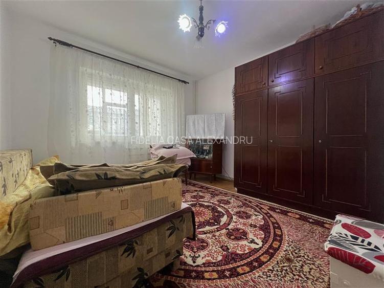 Apartament cu 3 camere decomandat, situat în zona Nicolina 2 – prima parte - 8