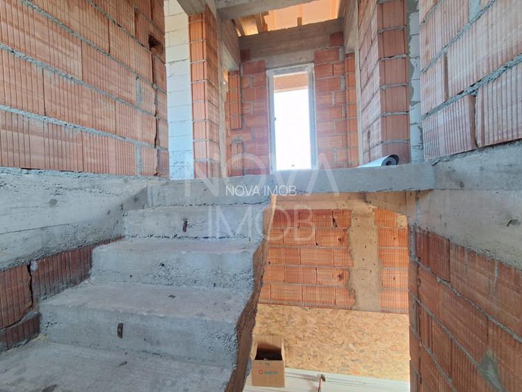 Casa tip duplex, la alb - Sura Mica - COMISION 0 - 13