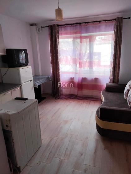 Inchiriez garsonieră  - 3