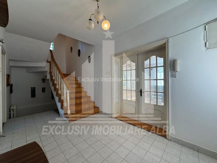 Casa individuala | De inchiriat | 320 mp | 750 mp teren | Cetate - 3