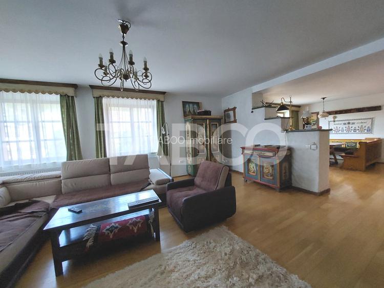 Casa de vanzare specific sasesc si atelier pret avantajos Cisnadioara - 3