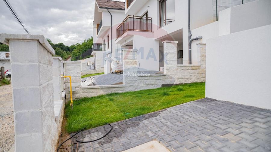 Casă / Vilă cu 4 camere de vânzare - 10