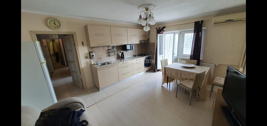 Apartament 3 camere de vânzare–complet mobilat, pe Str. Novaci/13 Sept - 2