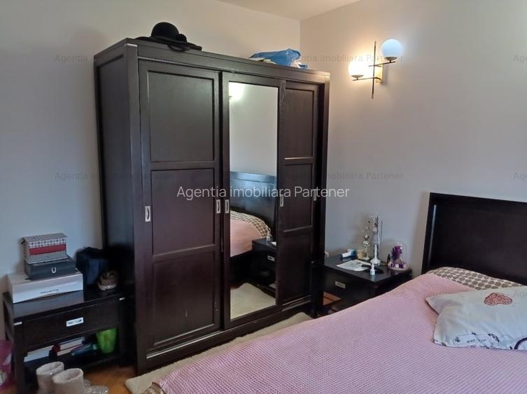 casa / vila Craiovei , RENOVATA /mobilata/utilata ,finisaje superioare - 25