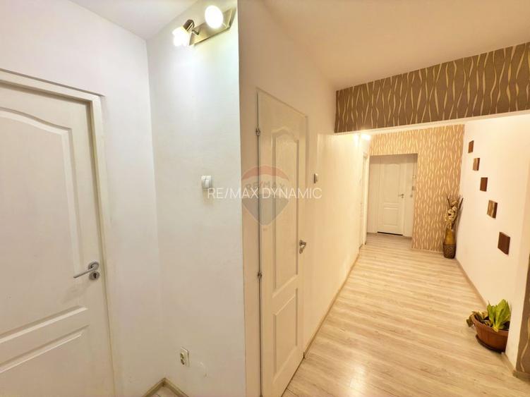 Apartament cu 3 camere de închiriat în Alfa - 10