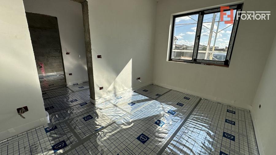 Duplex cu 5 camere, 125 mp utili, zona Mosnita Veche