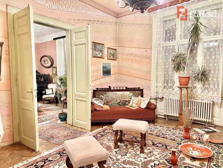 COMISION 0% Apartament cu 4 camere in cladire istorica - Piata Maria